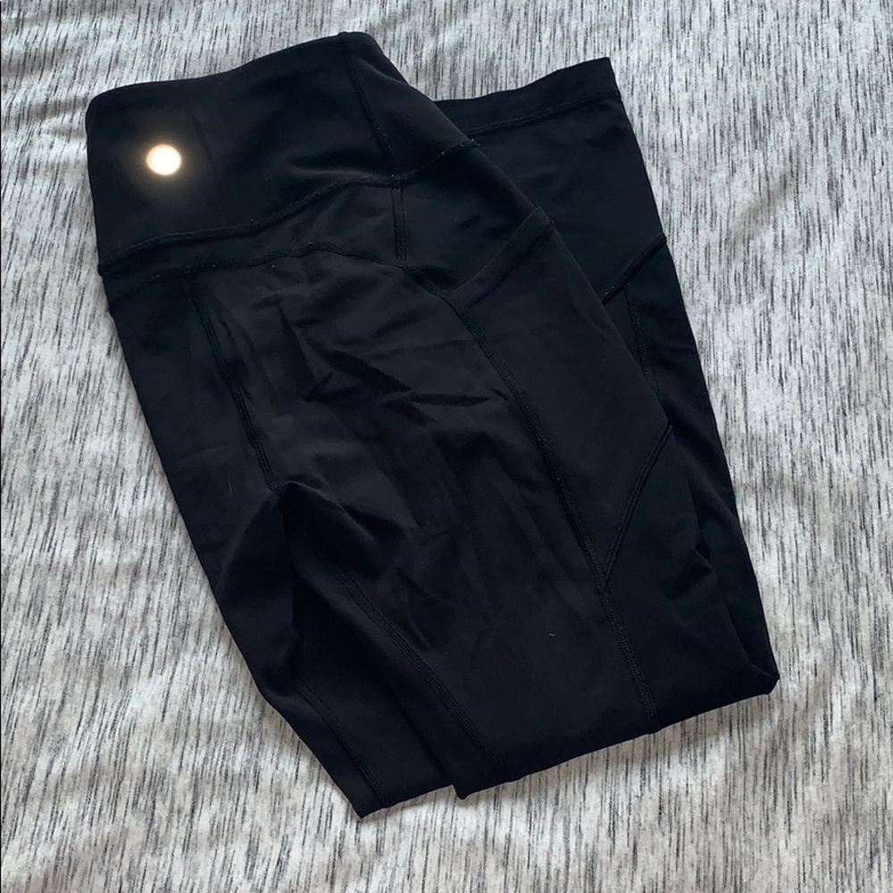 Lulu lemon leggings size 6 with pockets